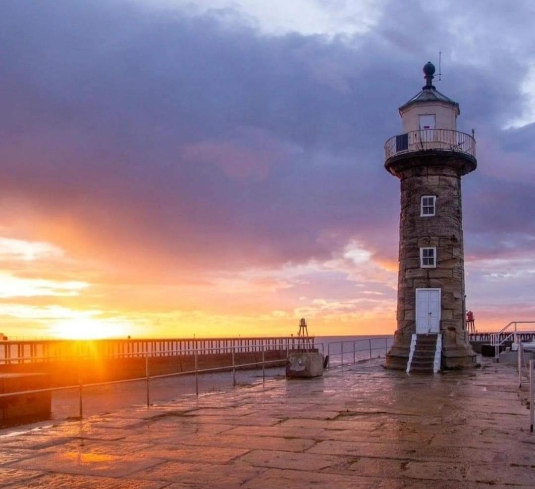 Отель Whitby Central Close To Beach Pier Flowergate Экстерьер фото