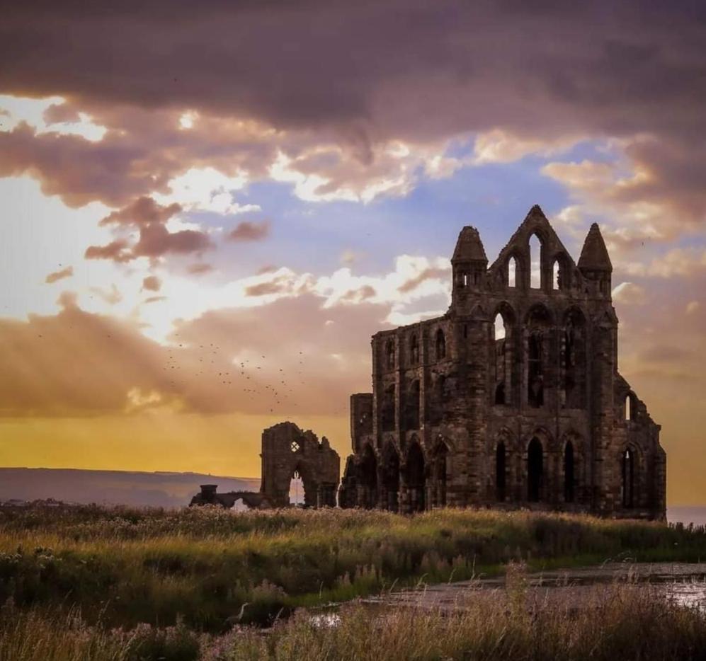Отель Whitby Central Close To Beach Pier Flowergate Экстерьер фото