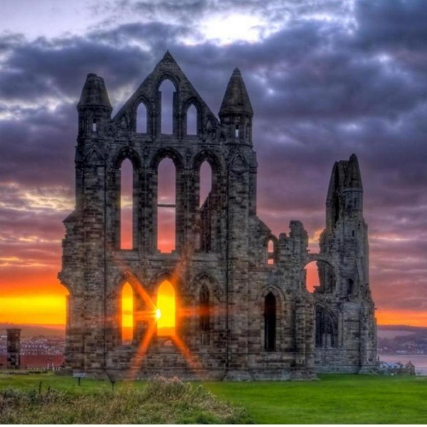 Отель Whitby Central Close To Beach Pier Flowergate Экстерьер фото