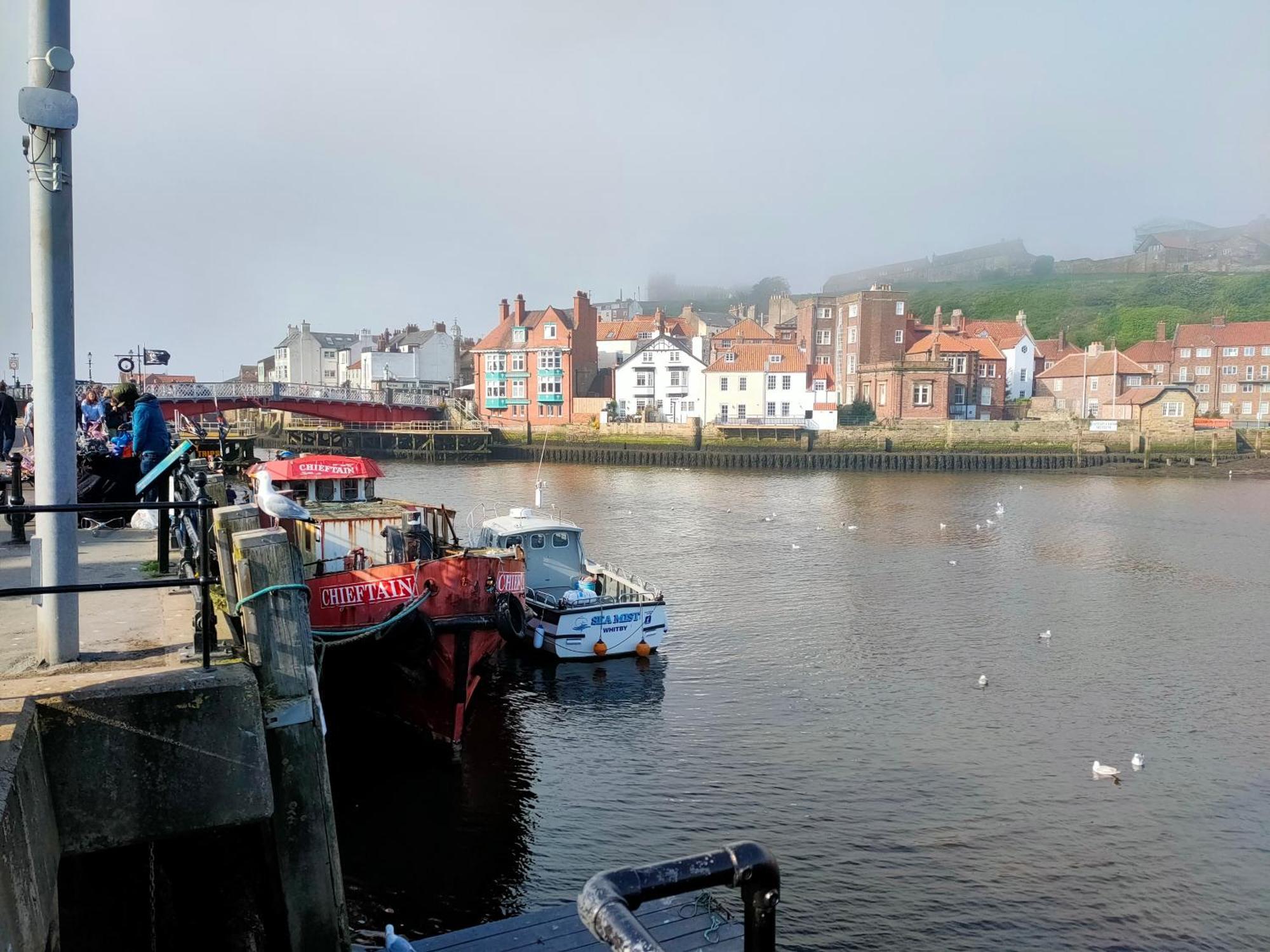 Отель Whitby Central Close To Beach Pier Flowergate Экстерьер фото